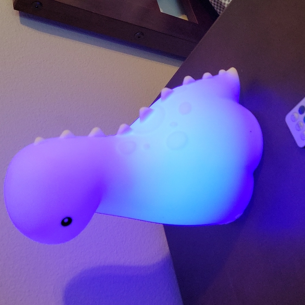 LED Color Changing Tap Light - Picture 10 of 12